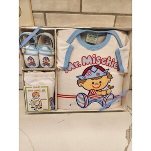 Vintage Confetti Kids Infant /Newborn Knit Short Set W/Booties in‎ Gift Box NOS